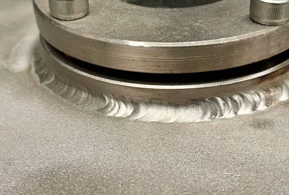 Welds of high-quality welded hydraulic cylinders